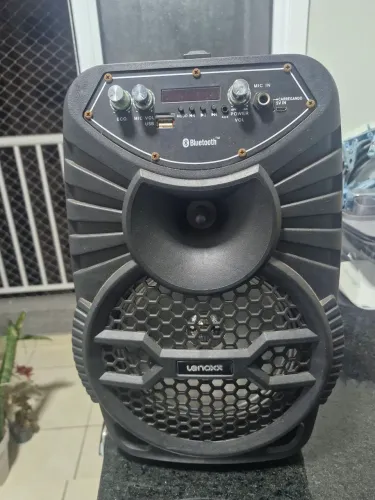 Caixa de Som Bluetooth e entrada para microfone
