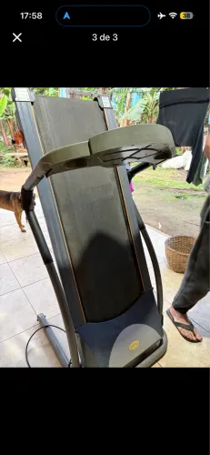 Vende-se esteira praticamente nova só está empoeirada