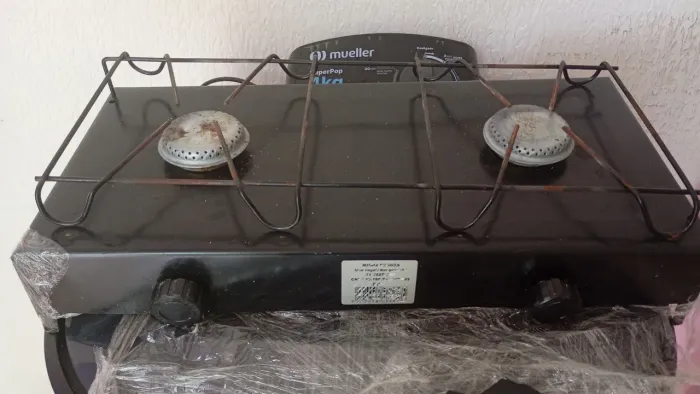 Vendo um fogão 2 bocas!!