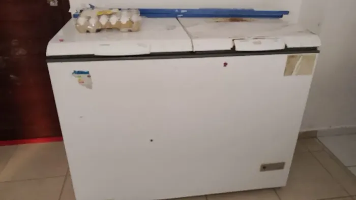 Freezer 2 tampas CONSUL