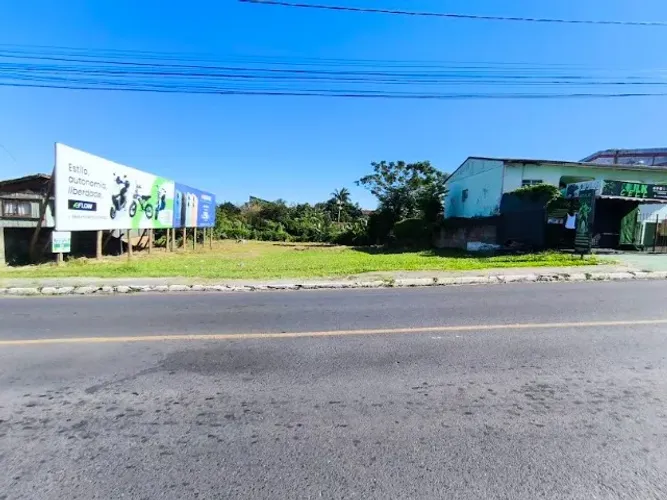 Terreno AMPLO para prédio ou pavilhão próximo ao centro Cricúma ACEITA parcelamento direto