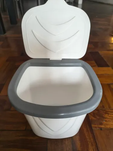 Lixo de pia pequeno