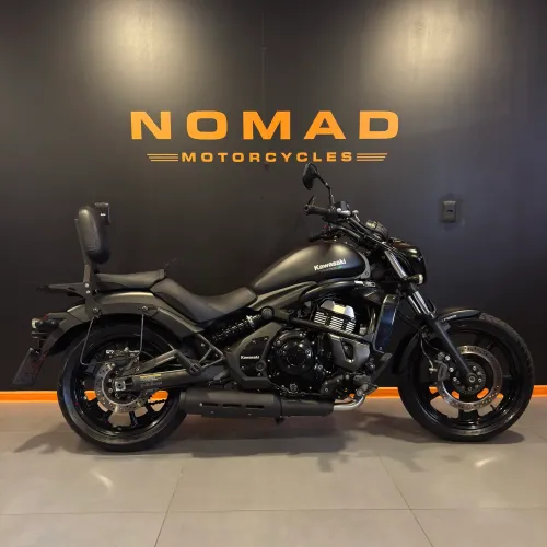 Kawasaki Vulcan S com acessórios
