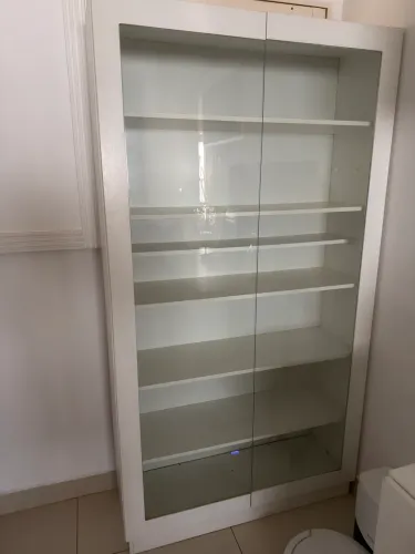 Estante coleção cristaleira