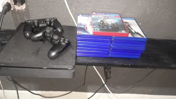 PS4 COM 16 JOGOS E 2 CONTROLES ORIGINAIS! "ACEITO OFERTAS "