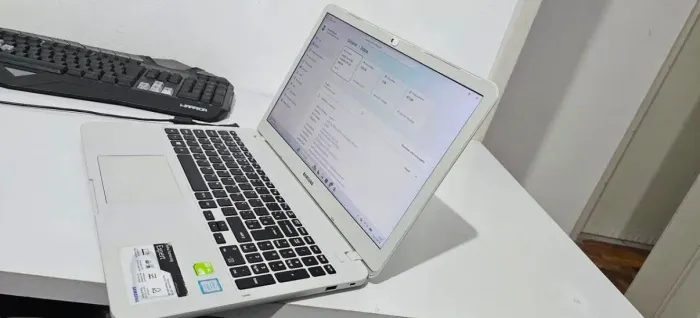 Notebook Samsung Core i5, 8GB RAM, Placa de vídeo dedicada NVIDIA 2GB, 256GB SSD. 512GB HD