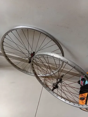 Par de rodas aro 26 bom estado