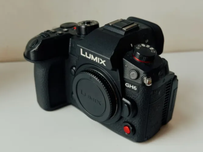 LUMIX GH6 5.7K OPENGATE 10BIT