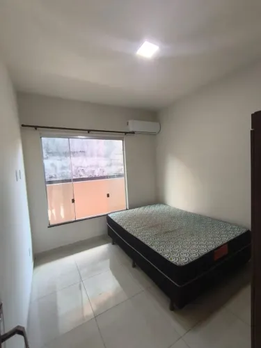 Alugo Apartamento no Parque 10
