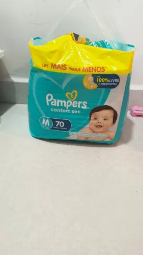 Fralda Pampers verde