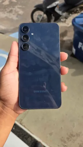 Vende-se Samsung Galaxy A35 5G 256GB-8GB RAM Usado