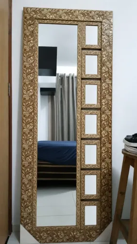 Espelho seminovo, mudei de apartamento e preciso por uma cômoda, e meu quarto é pequeno