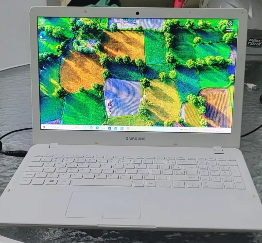 Notebook SAMSUNG 1TB memória 15.6" R$ 1.500,00. Ctt: *.