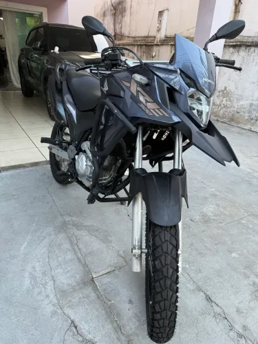 XRE 300 2023 com 21 mil km apenas