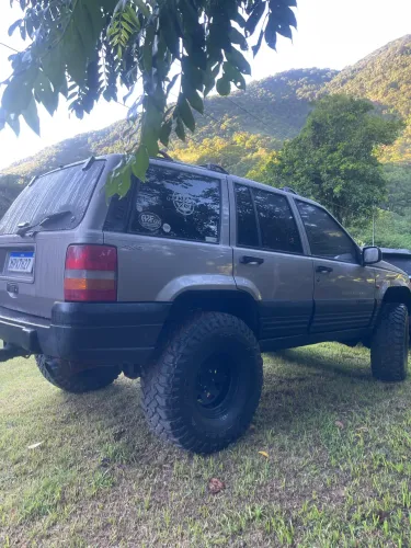 Jeep Grand Cherokee Laredo 4.0 Aut. 1998