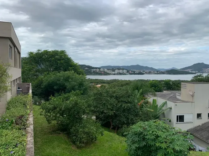 Imóvel para venda com 700 metros quadrados em Cacupé - Florianópolis - SC