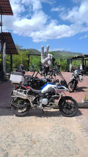 BMW F750GS premium mesmo motor da F850