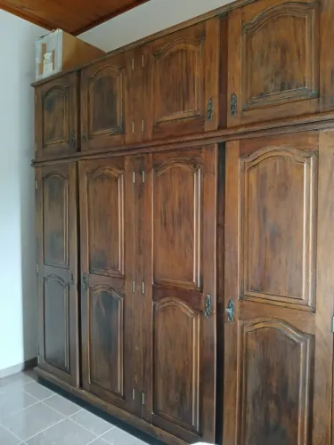 Guarda Roupa em madeira Cerejeira