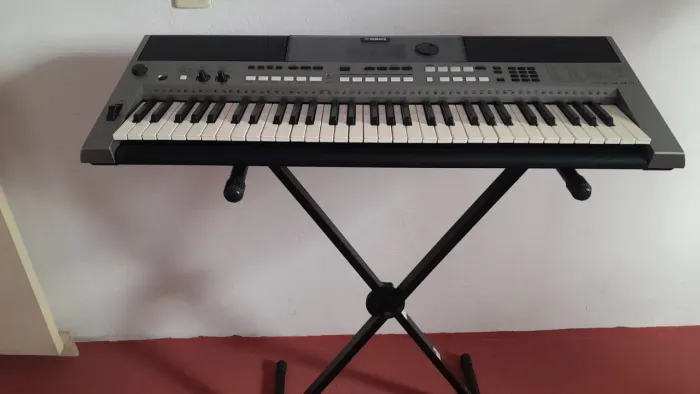 ? TECLADO YAMAHA PSR-E443 - EXCELENTE ESTADO! ?