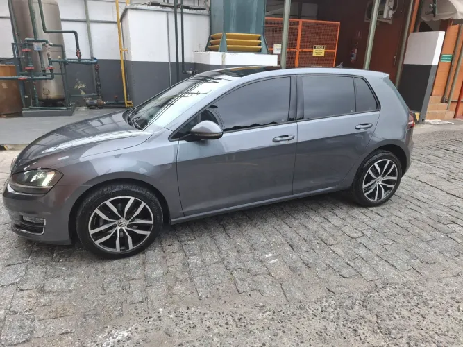 Volkswagen Golf Highline 1.4 TSI Total Flex Aut. 2016