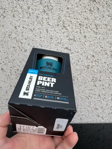 Stanley - Copo de cerveja isolado, copo empilhável Stay Chill de 473 ml 