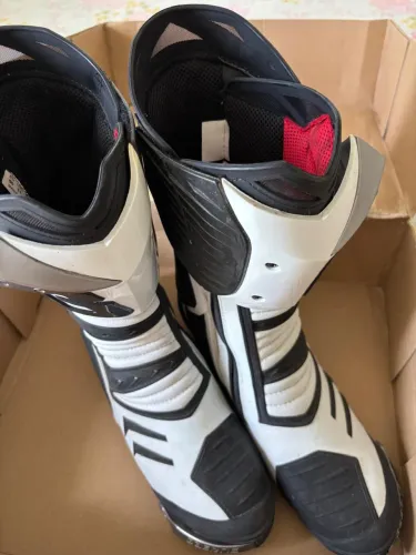 Vendo botas Gaerne para andar de moto com mais segurança para pernas e pé