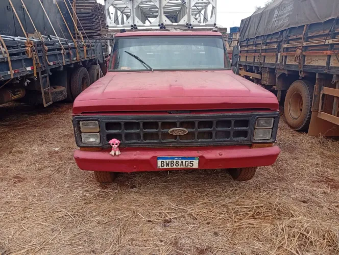 F4000  ano 91 direção e 5 marcha
