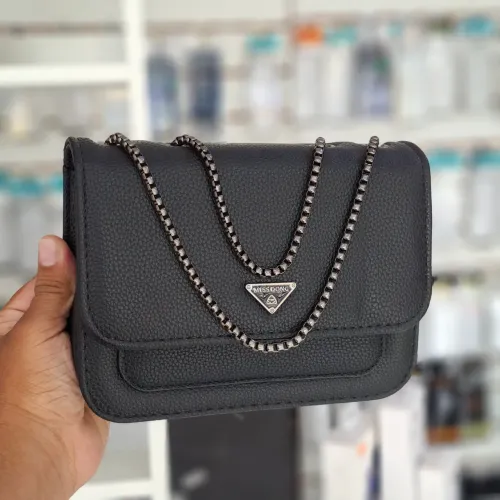 Bolsa Feminina Miss Dong Preta com Alça de Corrente - Elegante e Versátil - entrega em slz