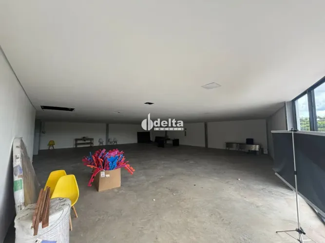 Sala comercial disponível para locação no bairro Cidade Jardim em Uberlândia-MG
