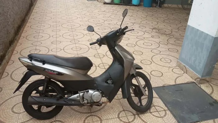 Biz 125 tudo ok só transferir chama quem tiver interesse chama no zap *