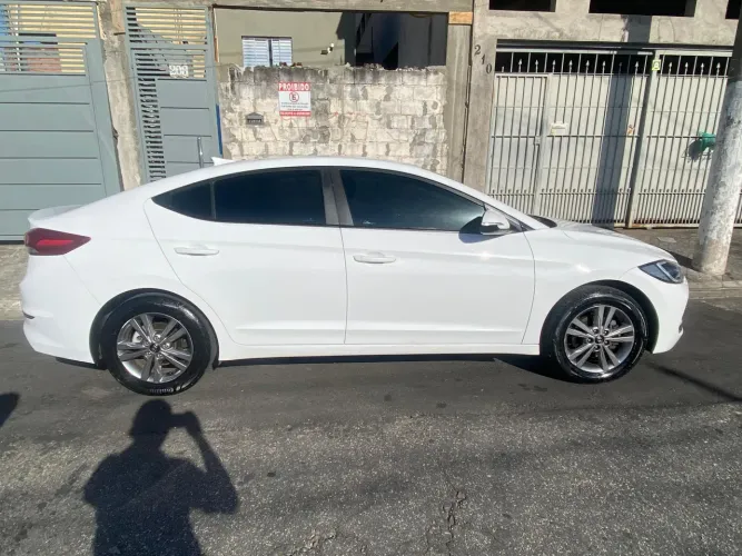 Hyundai Elantra 2.0 16V Flex Aut. 2018