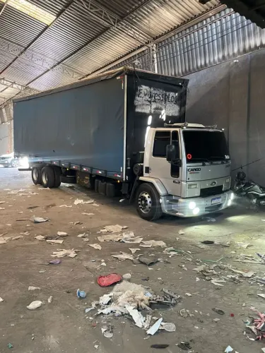 Ford cargo 2428 ano 2011