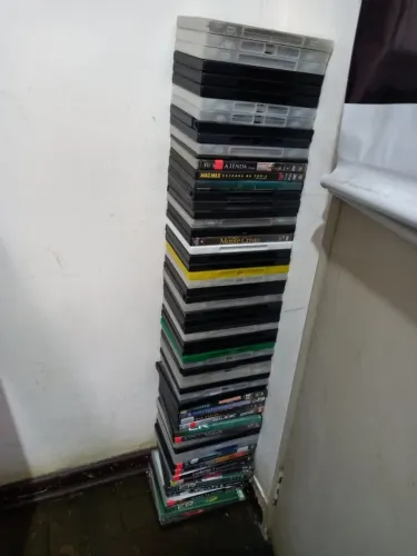 70 DVD'S de filmes, titulos diversos em bom estado de conservação : R$ 5,00 cada um