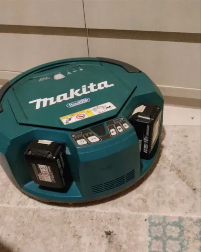 ROBÔ ASPIRADOR MAKITA - 2 baterias + carregador