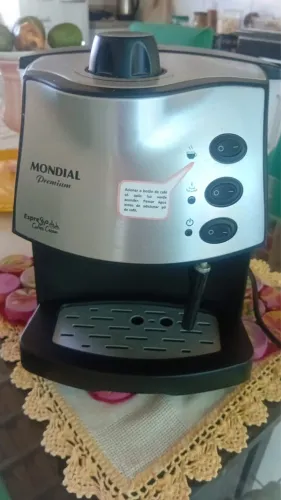 Máquina de Café Espresso Coffee Cream Mondial Preto/Inox 830W - C-08 NOVA
