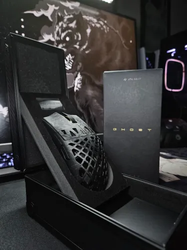 Mouse ATK GHOST Ultimate Fibra de Carbono 