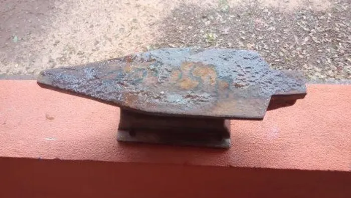 Bigorna de aço maciço