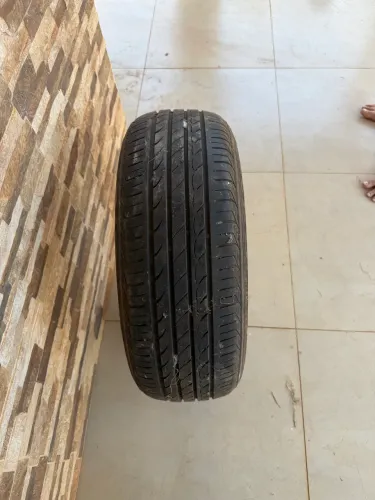 Vendo pneu 