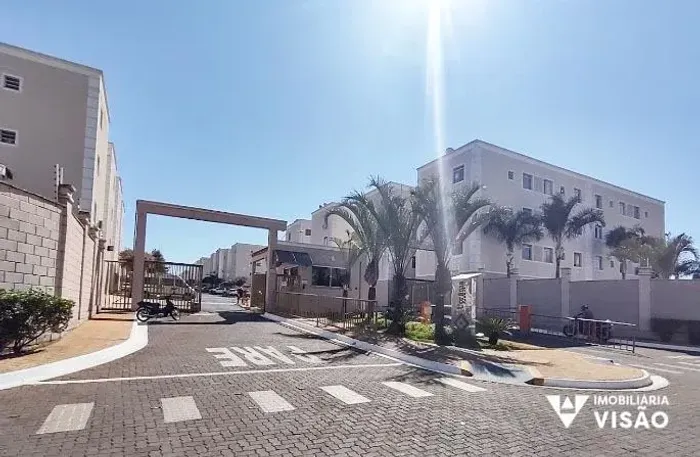 APARTAMENTO À VENDA, 02 QUARTOS, 01 VAGA, CONJUNTO GUANABARA - UBERABA/MG