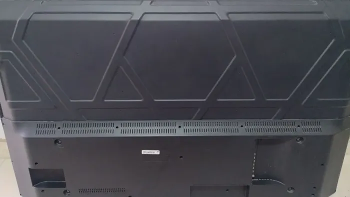 Vendo Lote de Tvs 4k com defeito de tela.