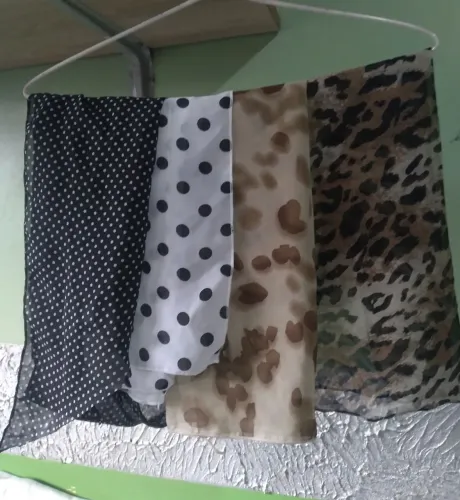 Kit c/ 4 lenços para usar abaixo da gola da blusa - Lindos - Tam.P 