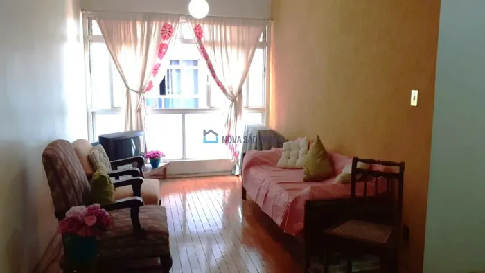 Apartamento à venda no Centro de Ribeirão Preto.