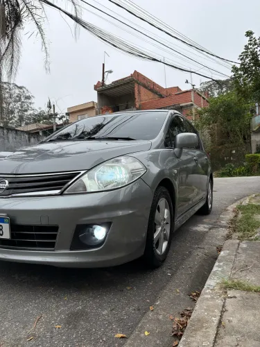 Nissan Tiida SL 1.8/1.8 Flex 16V Mec. 2013