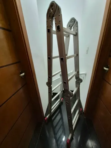 ESCADA GRANDE ARTICULADA