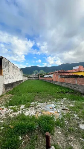 Terreno à Venda no Canto do Mar em São Sebastião a 30 metros da praia