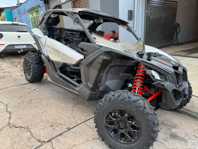 UTV MAVERICK X3