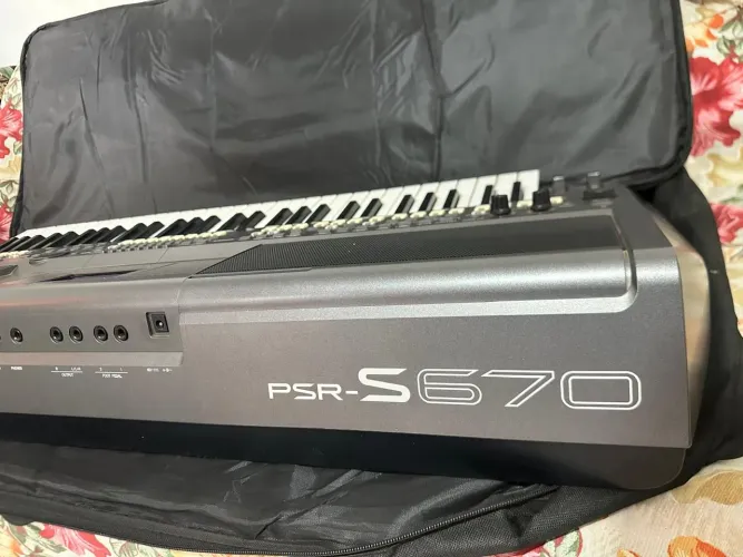 Teclado Yamaha s670