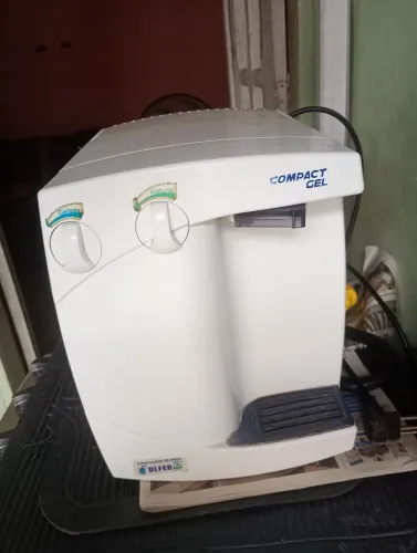 Vendo purificador de água tá faltando a mangueira preço 120 falar com Josafá *