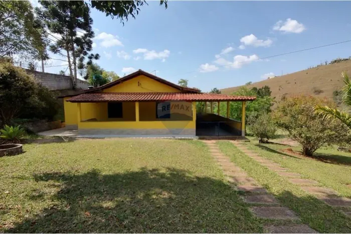 "Magnífico Lar no Vale do Ipê"