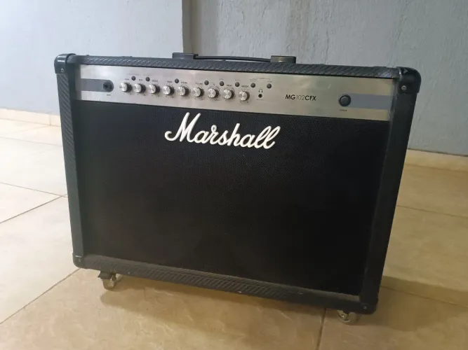 Amplificador Marshall MG 100 FX 100w